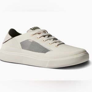 Reef Swellsole Navigator Men's White size 7 and Gray Casual Sneakers-NWT
